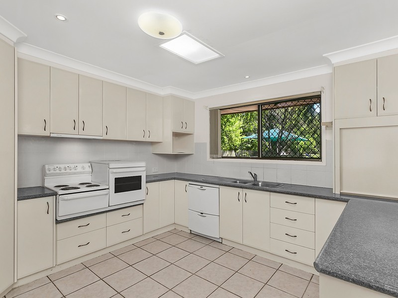 37 Eleventh Avenue, Palm Beach QLD 4221