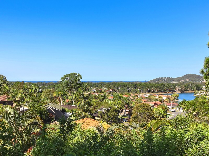 25 Foothill Street, Elanora QLD 4221