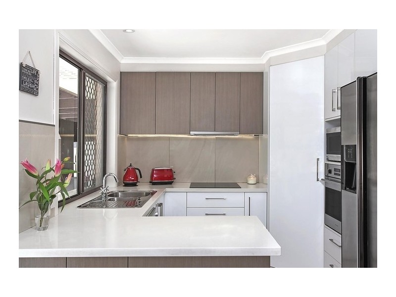 35 Darnel Street, Elanora QLD 4221