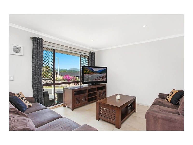 35 Darnel Street, Elanora QLD 4221