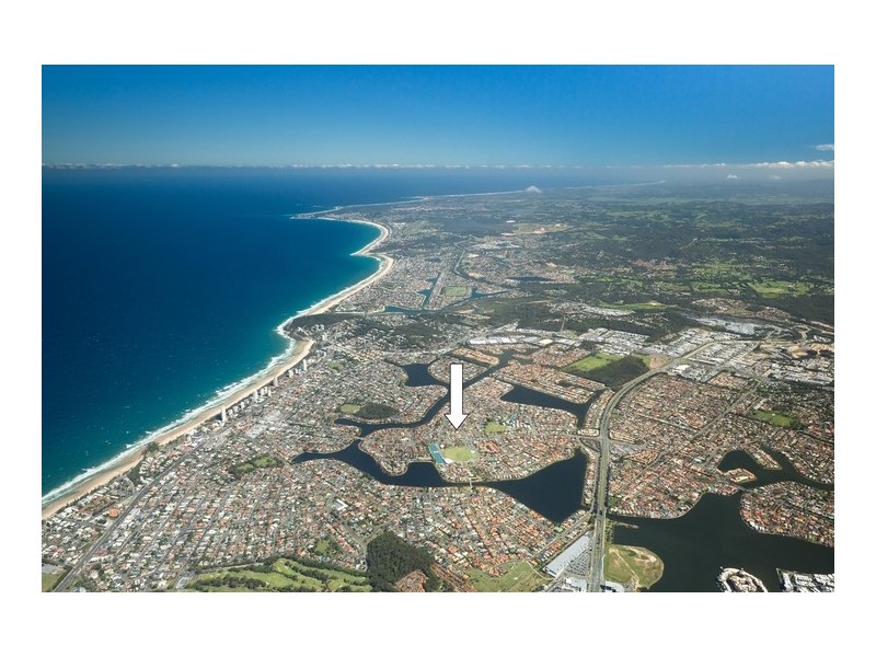 2/4 Wagtail Court, Burleigh Waters QLD 4220