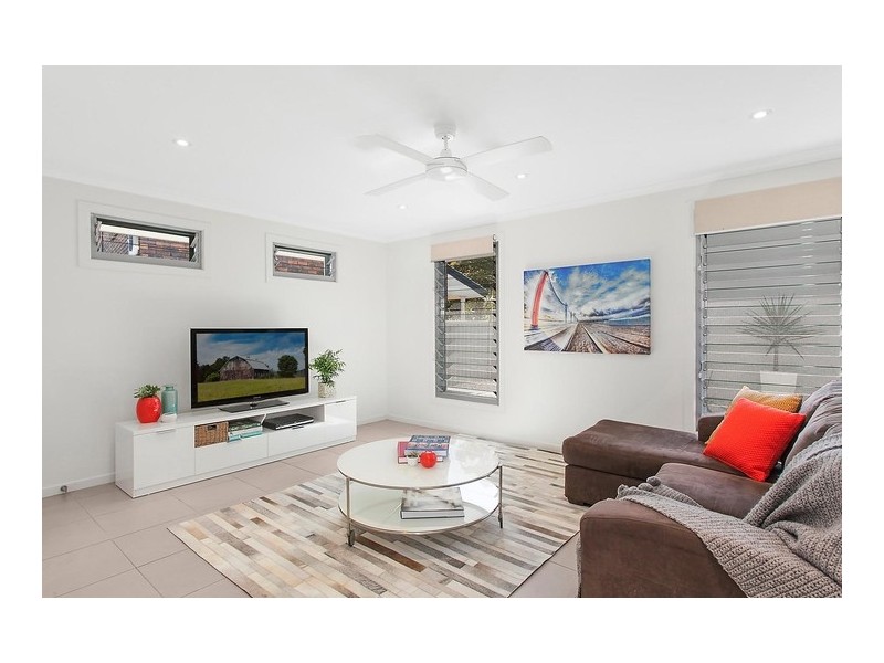 210 Tallebudgera Drive, Palm Beach QLD 4221