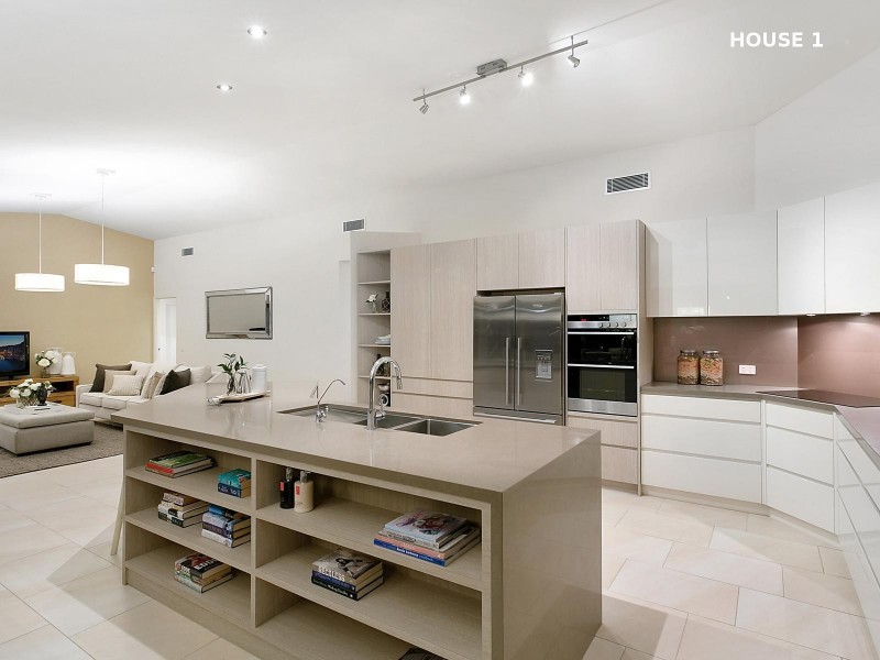 2 Clare Court, Tallebudgera Valley QLD 4228