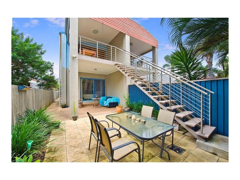 17B Twenty Seventh Avenue, Palm Beach QLD 4221