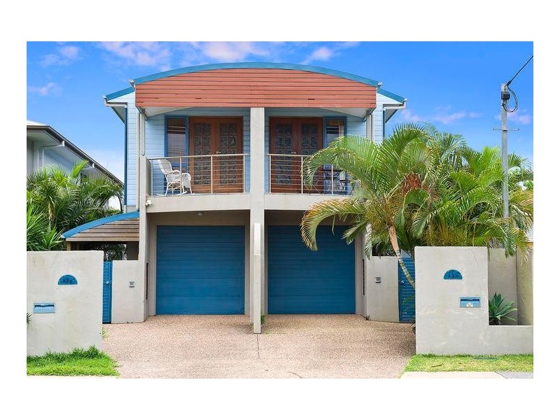 17B Twenty Seventh Avenue, Palm Beach QLD 4221
