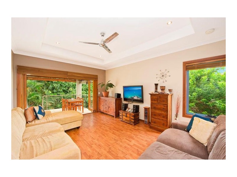 17B Twenty Seventh Avenue, Palm Beach QLD 4221