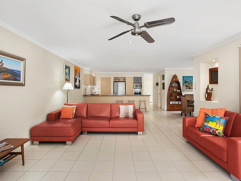 1/75 Tallebudgera Drive, Palm Beach QLD 4221