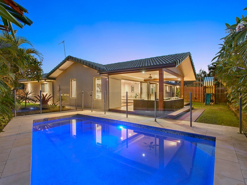 17 Satinwood Place, Palm Beach QLD 4221