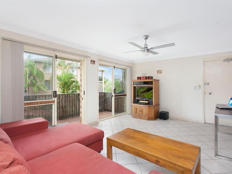 19/1 Rolan Court, Palm Beach QLD 4221