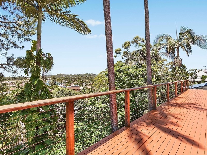 17 Larentia Street, Currumbin Waters QLD 4223