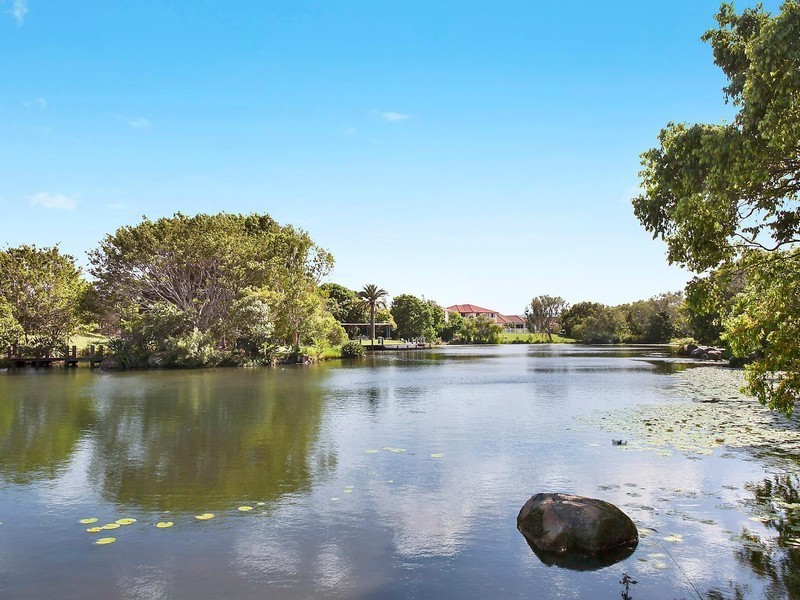 9 Rainbow Fern Court, Robina QLD 4226