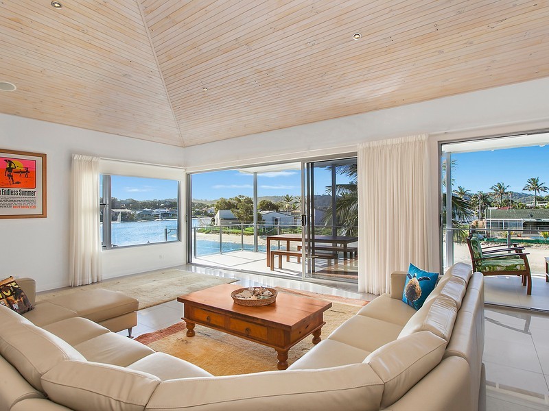 2/19 Barracuda Court, Palm Beach QLD 4221