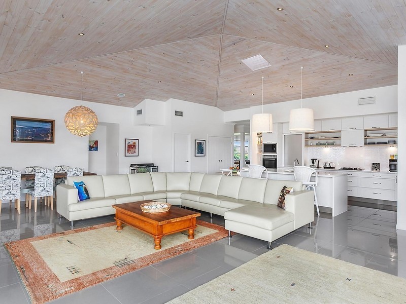 2/19 Barracuda Court, Palm Beach QLD 4221