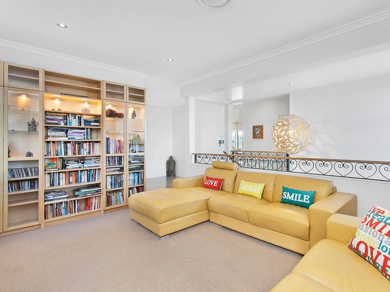 2/19 Barracuda Court, Palm Beach QLD 4221