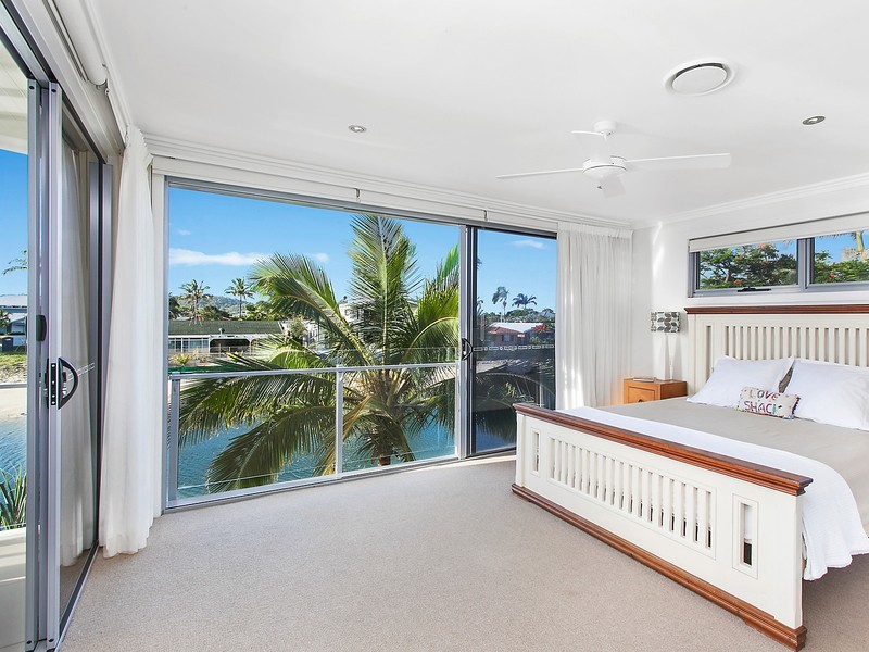 2/19 Barracuda Court, Palm Beach QLD 4221
