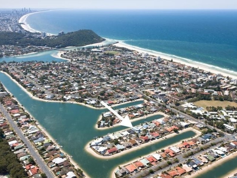 2/19 Barracuda Court, Palm Beach QLD 4221