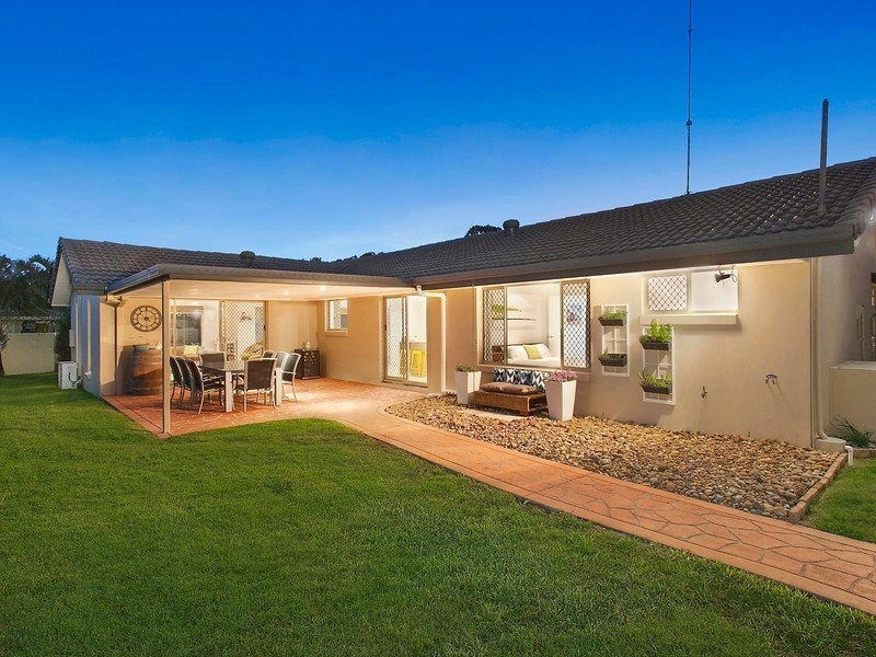 4 Linum Street, Palm Beach QLD 4221