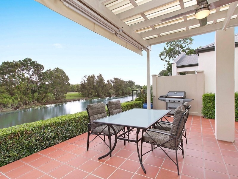 196 Easthill Drive, Robina QLD 4226