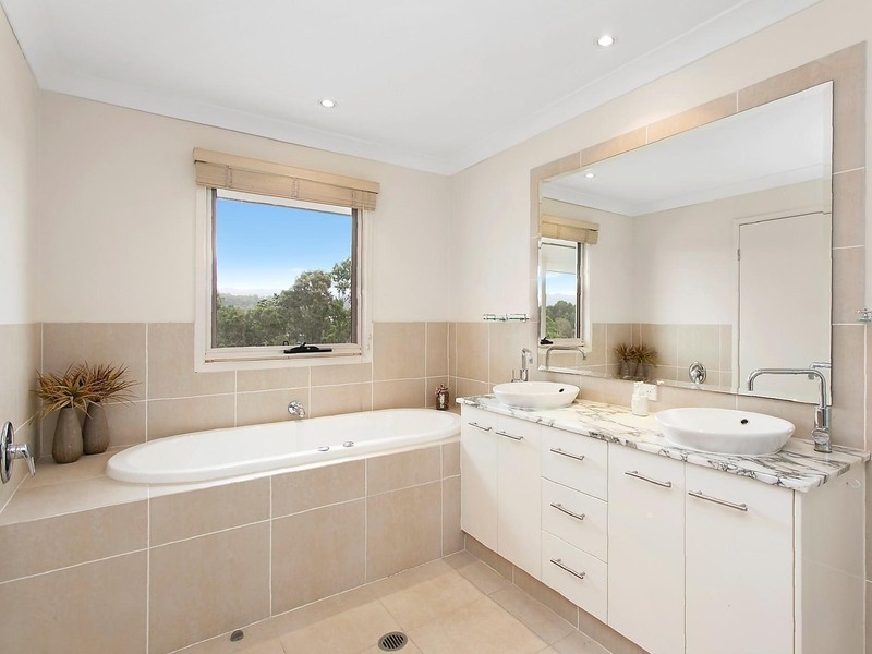 196 Easthill Drive, Robina QLD 4226