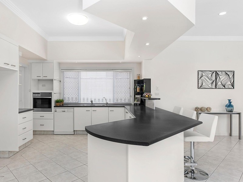 6 Rosebud Street, Robina QLD 4226