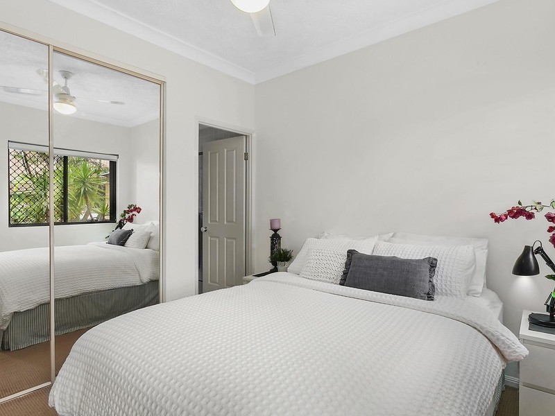 2/1396 Gold Coast Highway, Palm Beach QLD 4221