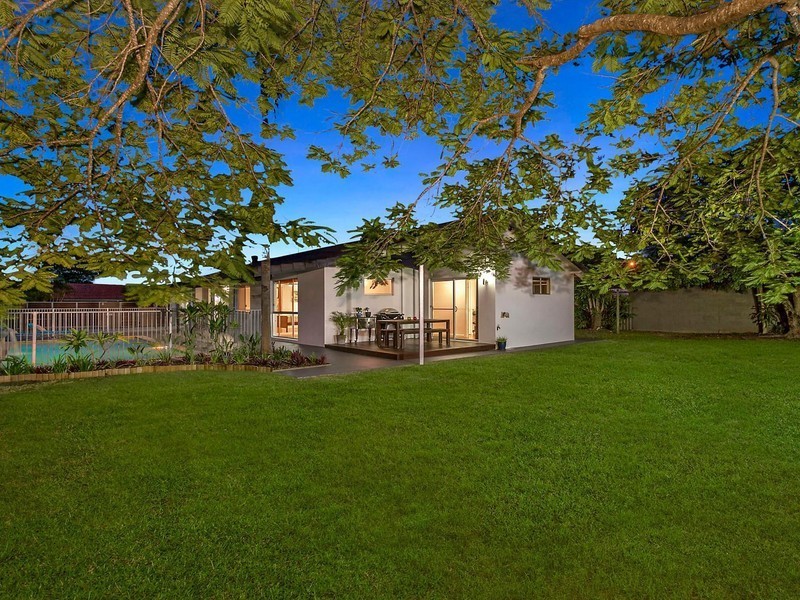20 Japonica Drive, Palm Beach QLD 4221