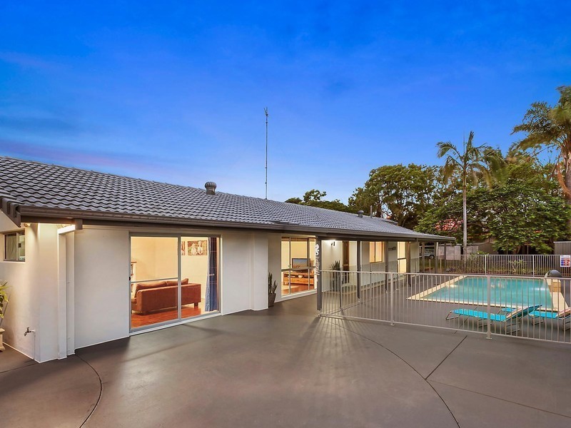 20 Japonica Drive, Palm Beach QLD 4221