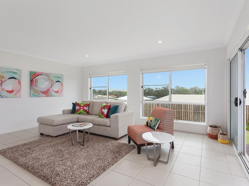 14 Nollamara Drive, Elanora QLD 4221