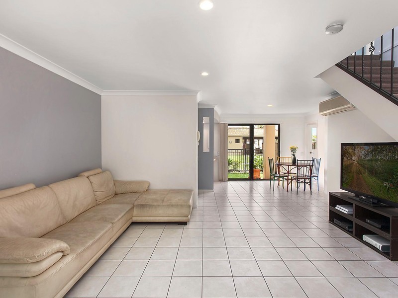 29/302 Christine Avenue, Varsity Lakes QLD 4227
