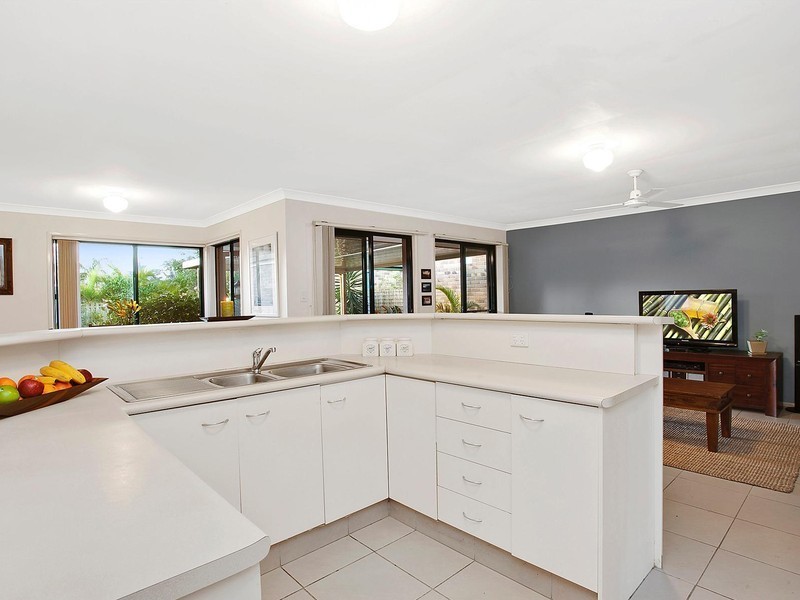 95 Saffron Street, Elanora QLD 4221