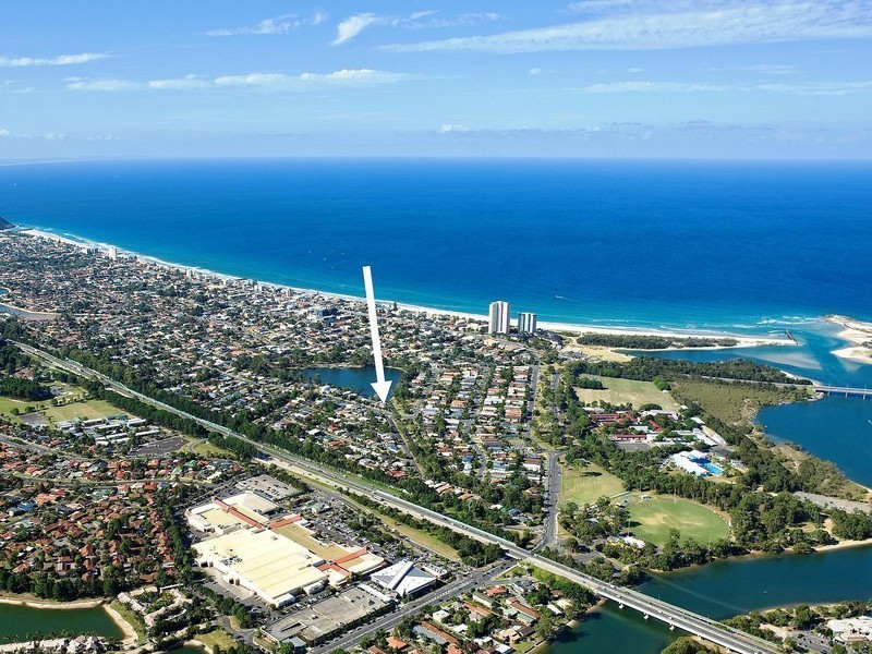 2/11 Tahiti Avenue, Palm Beach QLD 4221