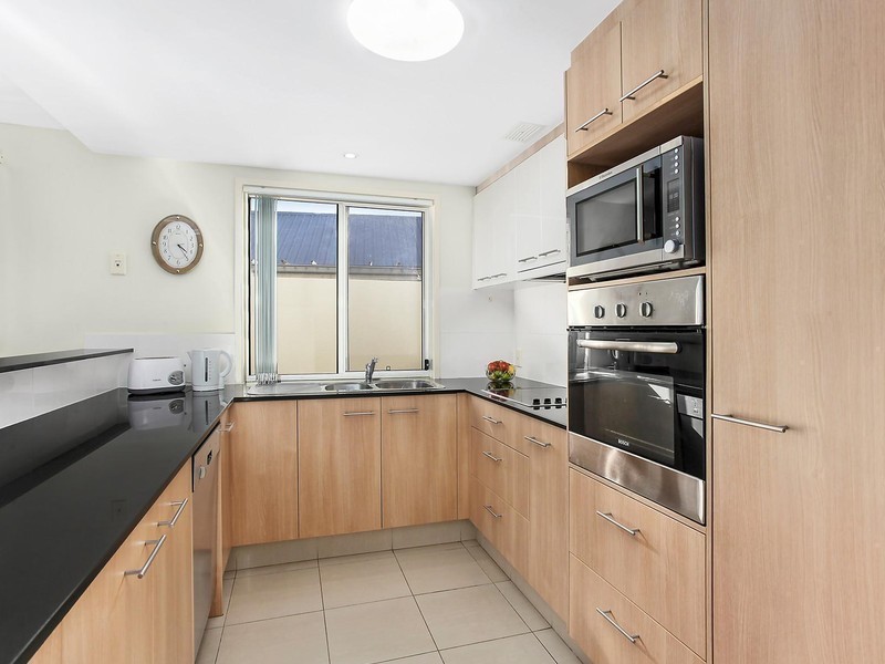 290 Easthill Drive, Robina QLD 4226