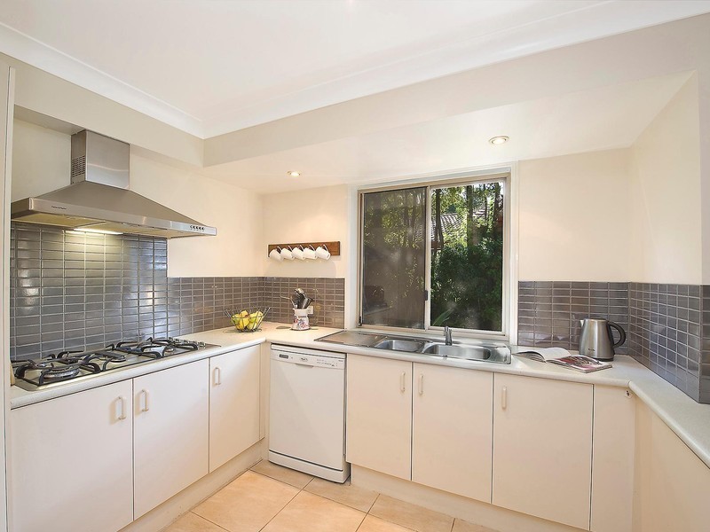 29 Cosmos Court, Elanora QLD 4221