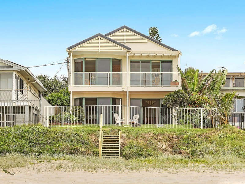 241 Jefferson Lane, Palm Beach QLD 4221