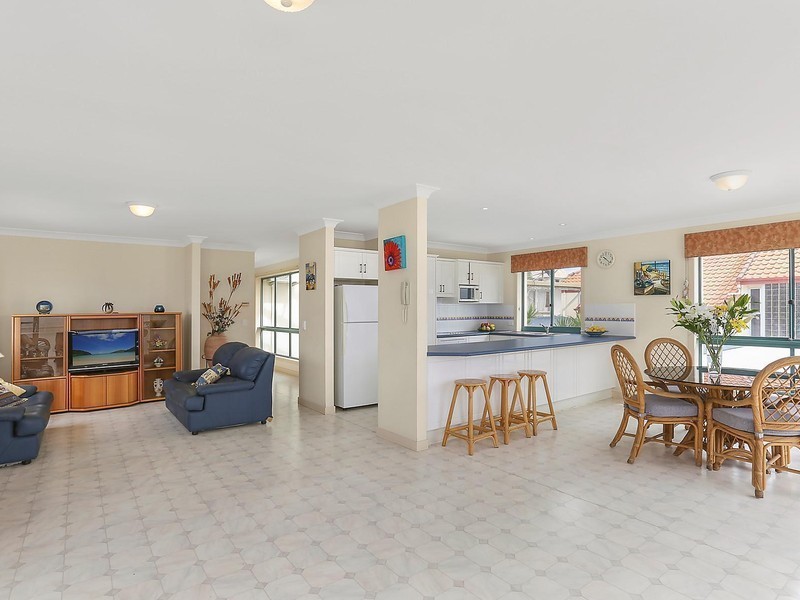 241 Jefferson Lane, Palm Beach QLD 4221