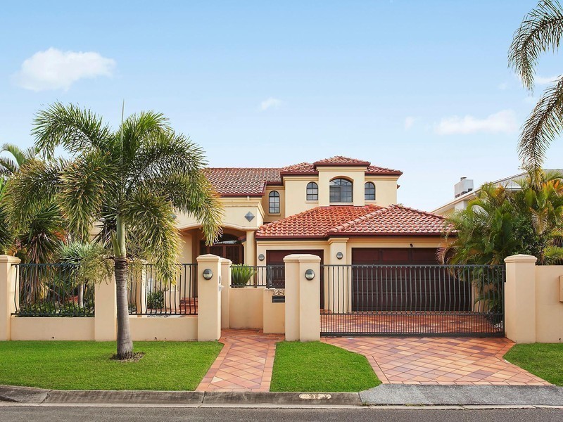 38 Montevideo Drive, Clear Island Waters QLD 4226