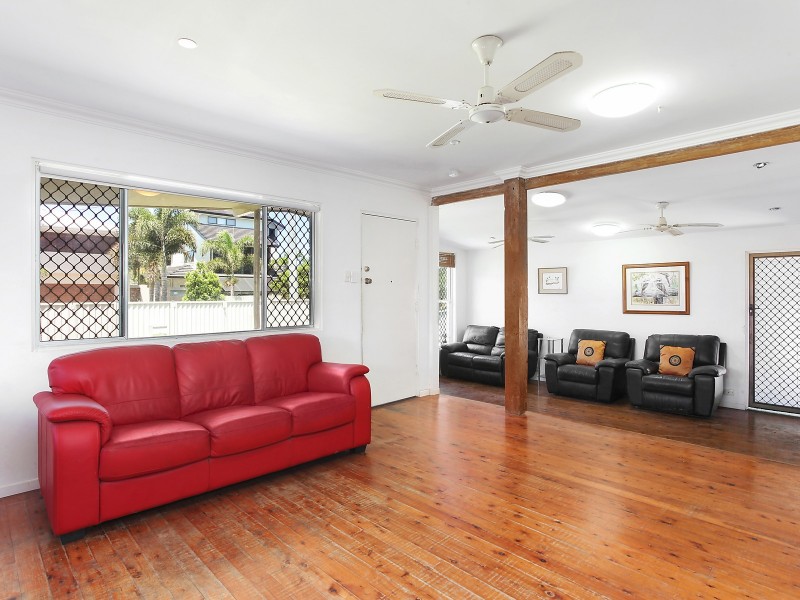 4 Bali Avenue, Palm Beach QLD 4221