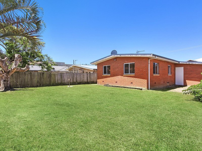 4 Bali Avenue, Palm Beach QLD 4221