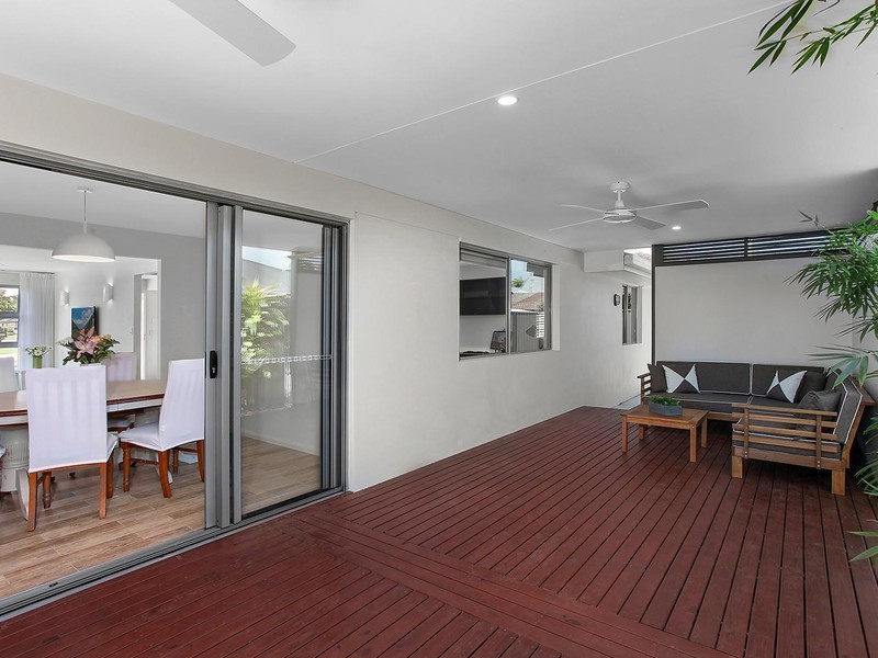 17 Sycamore Place, Palm Beach QLD 4221