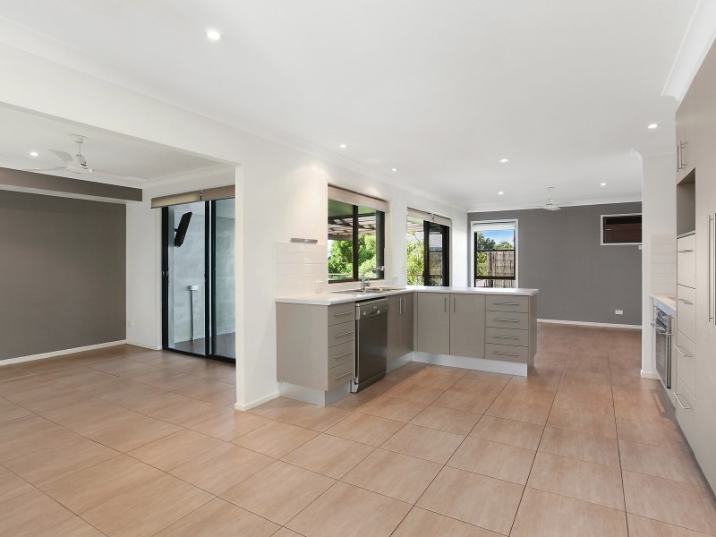 6 Doubleview Drive, Elanora QLD 4221