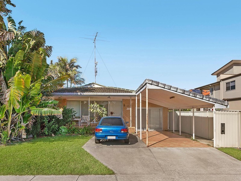 38 Fifth Avenue, Palm Beach QLD 4221