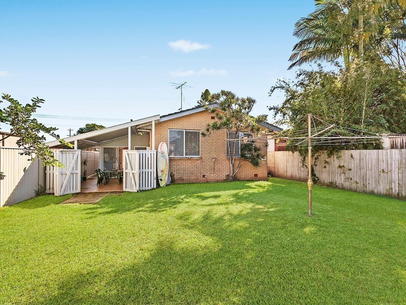 38 Fifth Avenue, Palm Beach QLD 4221