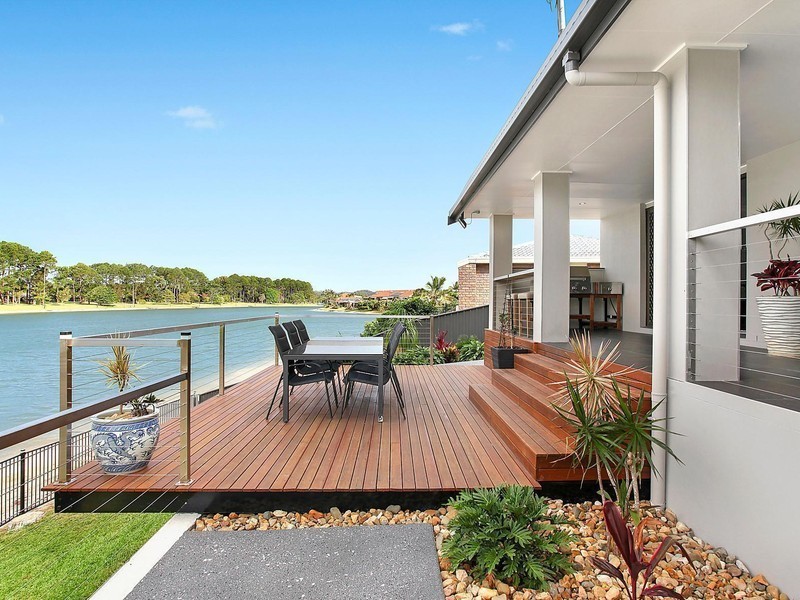 83 Murtha Drive, Elanora QLD 4221