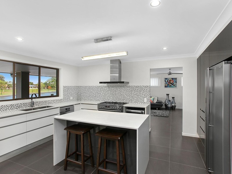 83 Murtha Drive, Elanora QLD 4221