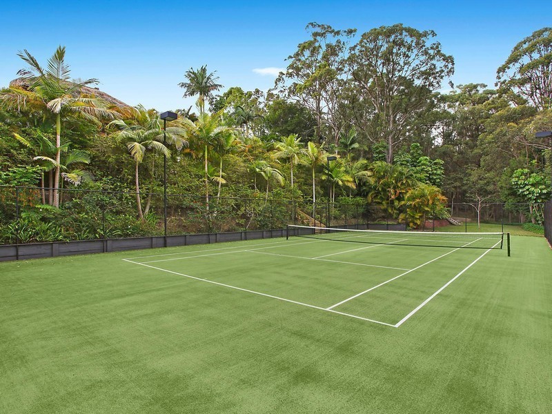 2 Evergreen Drive, Elanora QLD 4221