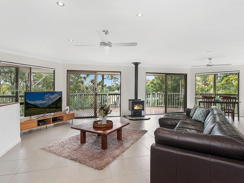 22 Currant Street, Elanora QLD 4221