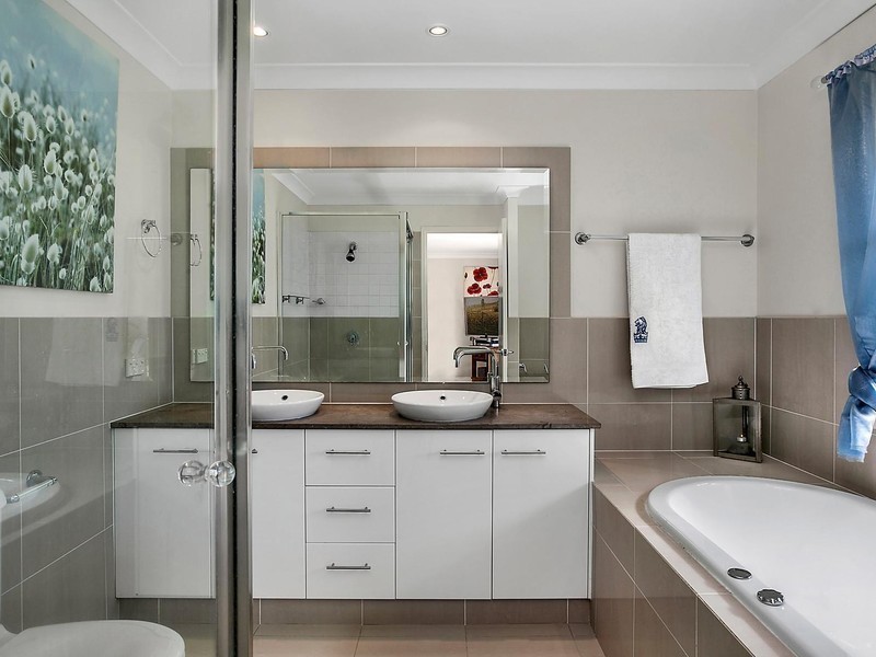 275 Easthill Drive, Robina QLD 4226