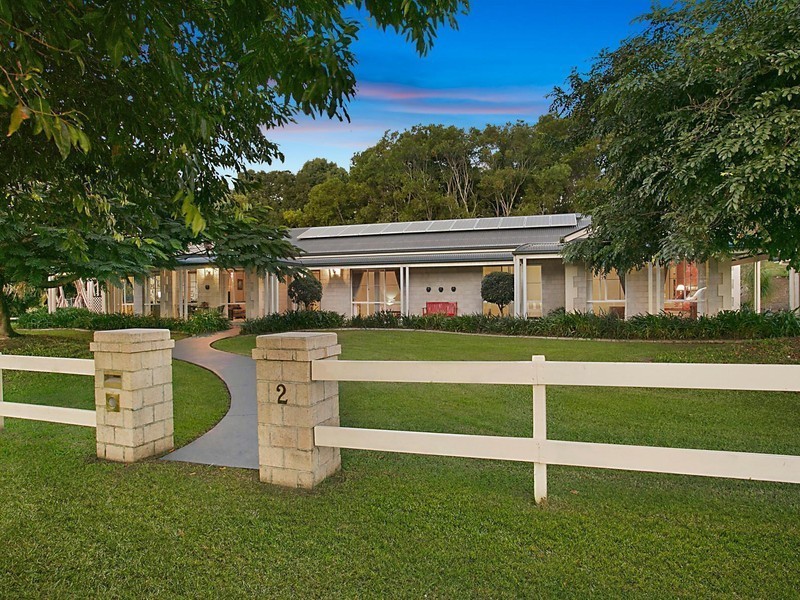 2 Dungogie Drive, Tallebudgera QLD 4228