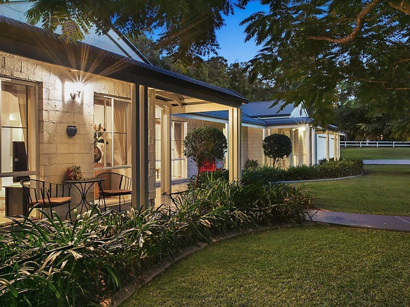 2 Dungogie Drive, Tallebudgera QLD 4228