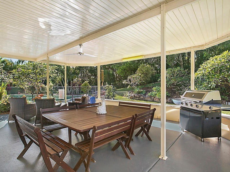 2 Dungogie Drive, Tallebudgera QLD 4228